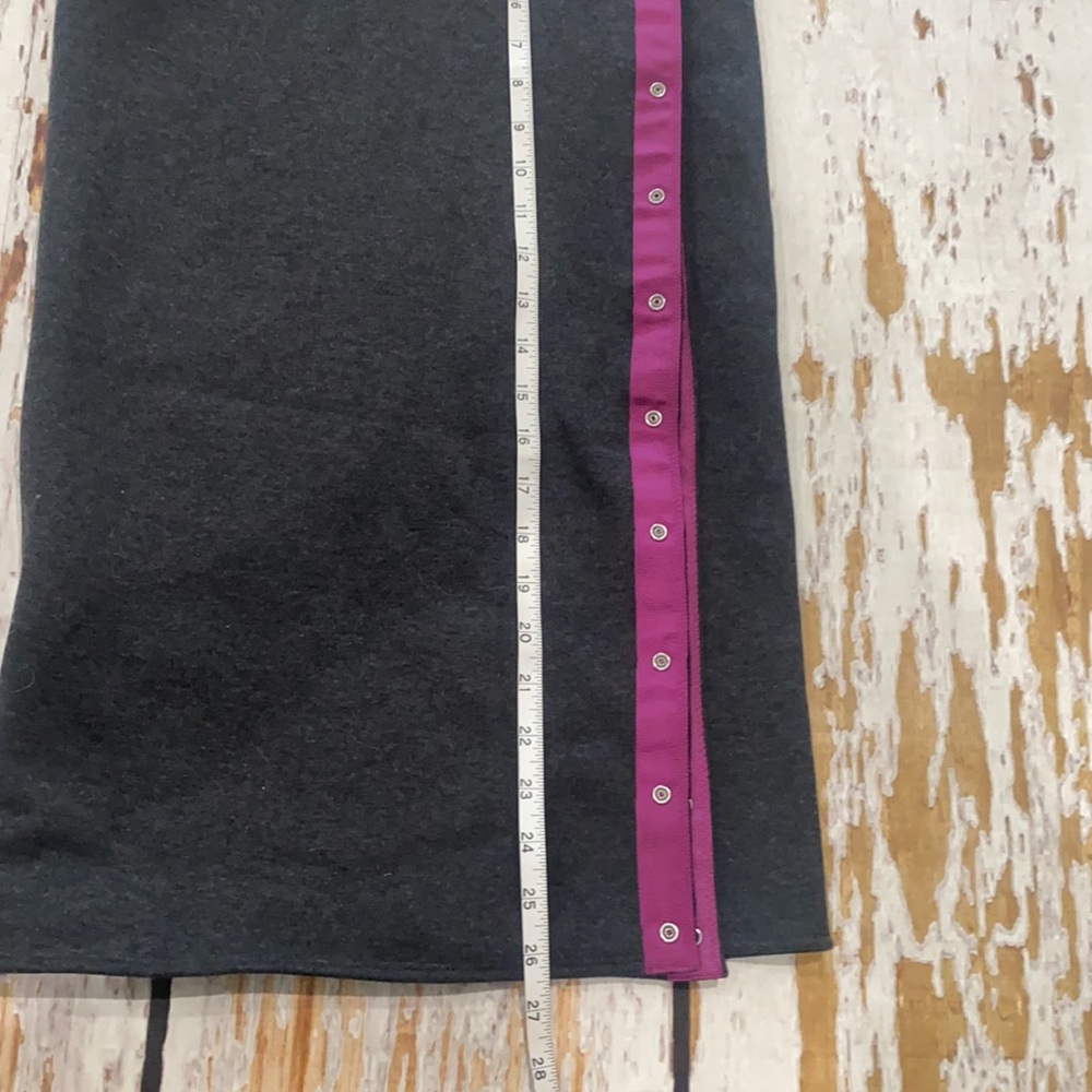 Lululemon - Picture 4 of 5